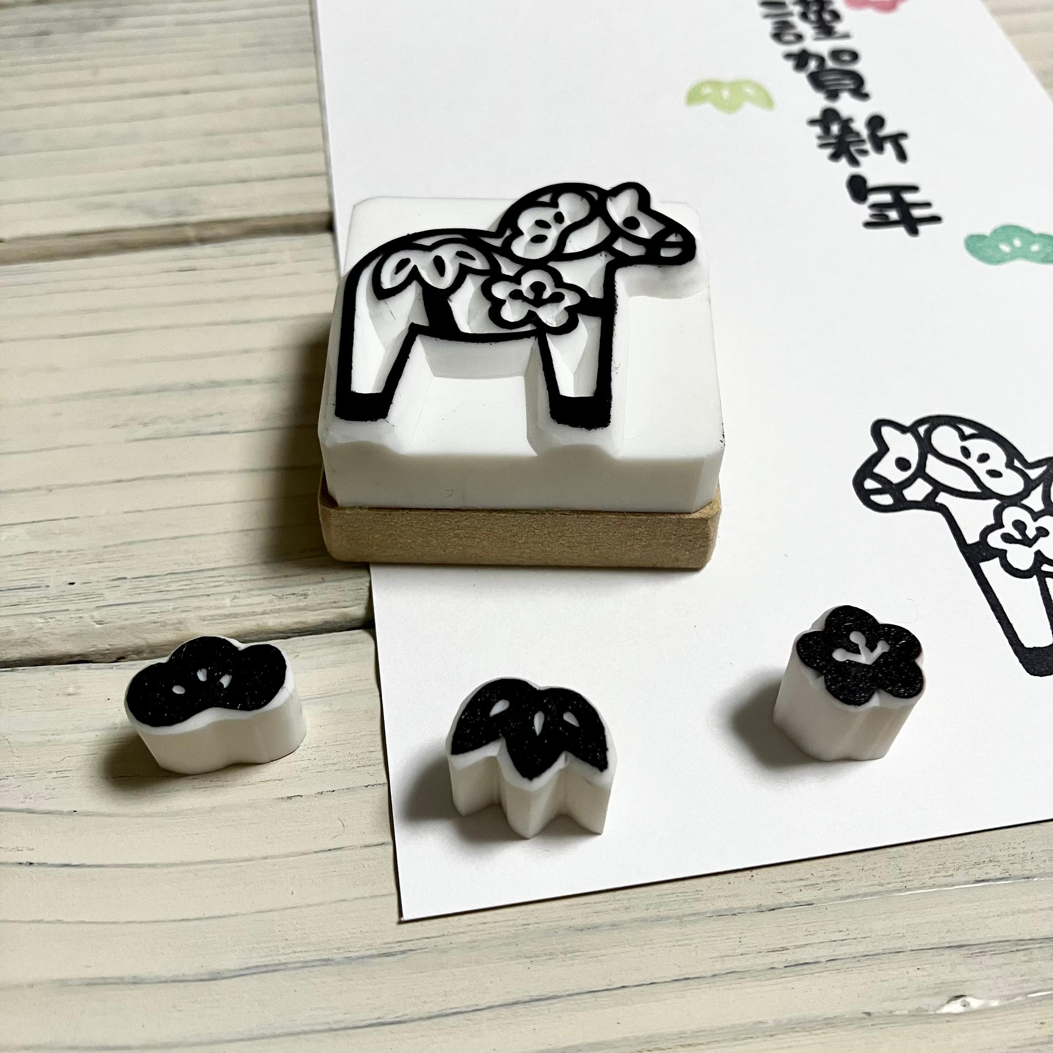 松竹梅模様のダーラナホース【白】ミニスタンプ付きで色版も楽しめる＊消しゴムはんこ＊ | 4枚目